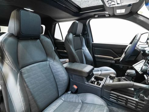 New 2026 Toyota 4Runner TRD Off-Road Premium AWD/4WD image 16