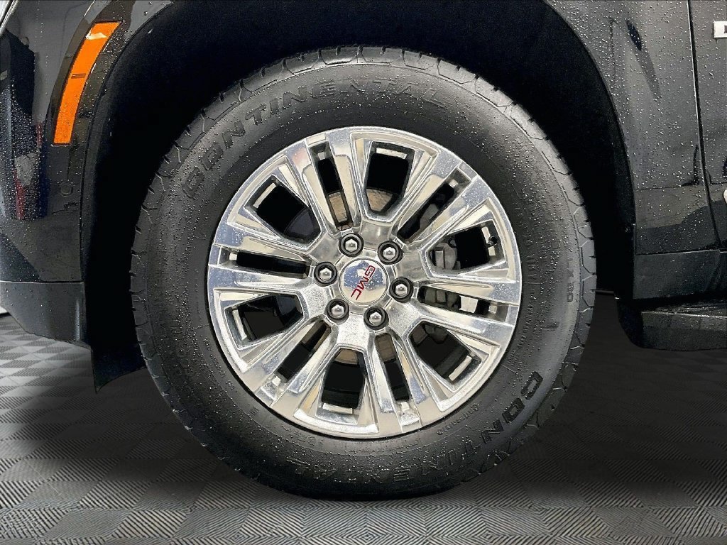 Used 2025 GMC Yukon Denali AWD/4WD image 7