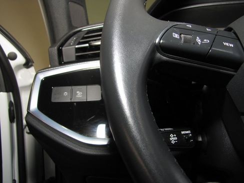 Used 2020 Audi Q3 2.0T Prestige w/ Prestige Package image 9