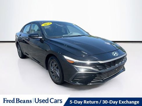 Used 2024 Hyundai Elantra SEL FWD image 1