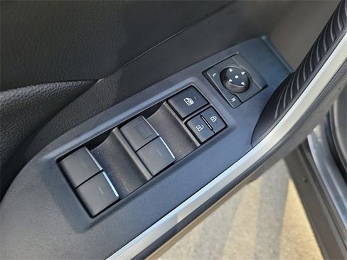 Used 2025 Toyota RAV4 SE image 13