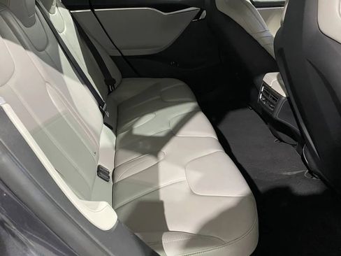 Used 2015 Tesla Model S 70D image 7