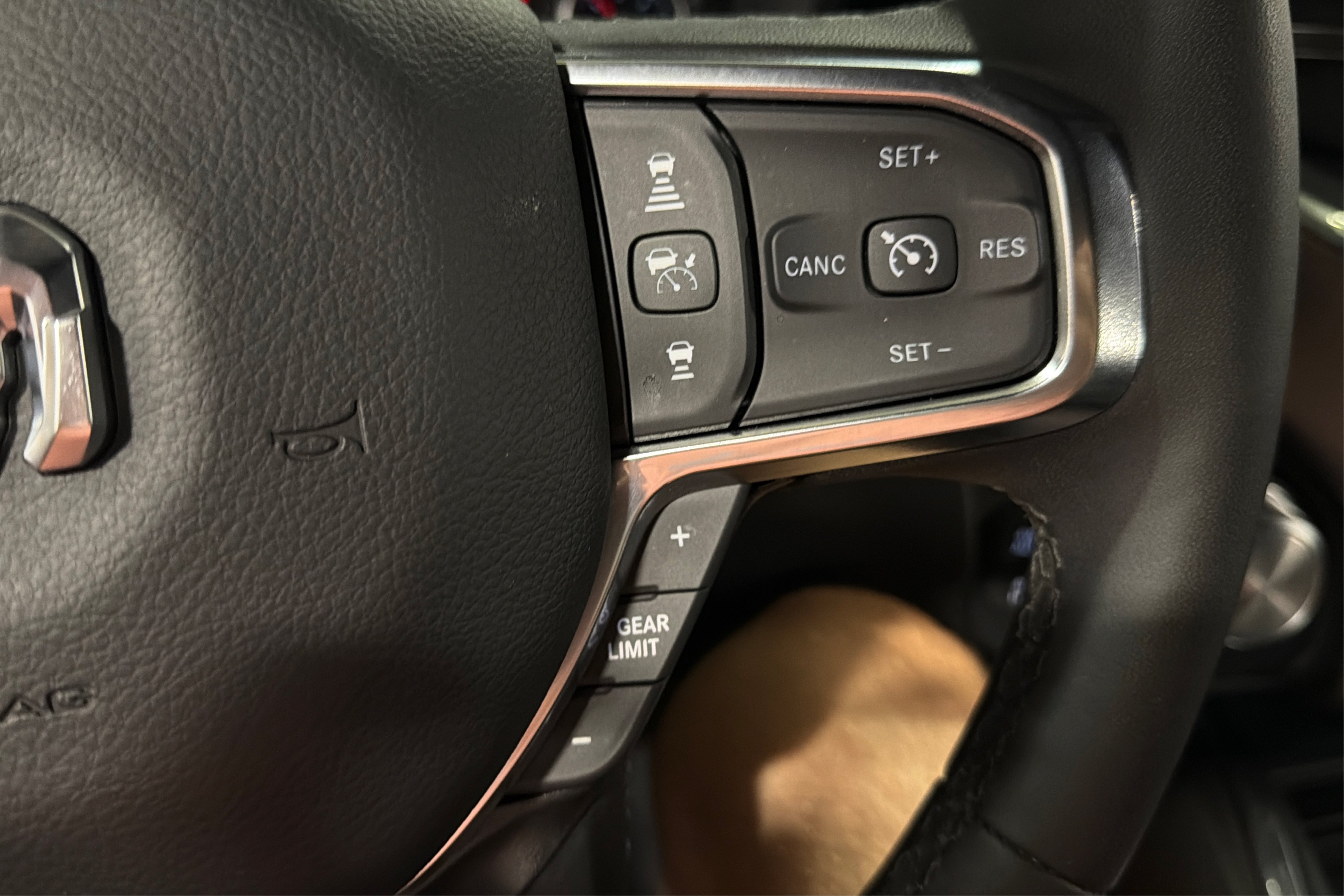 Used 2026 RAM 1500 Laramie AWD/4WD image 25