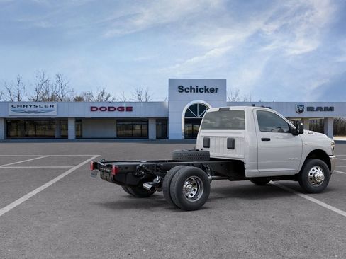 New 2026 RAM 3500 Big Horn AWD/4WD image 4