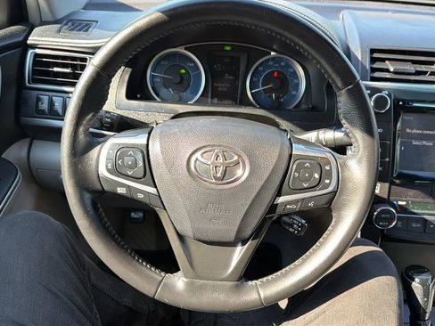 Used 2016 Toyota Camry XLE w/ Moonroof Package FWD image 10