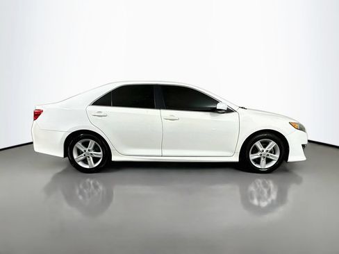 Used 2012 Toyota Camry SE FWD image 9