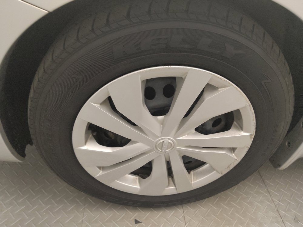 Used 2023 Nissan Versa S w/ Trunk Package FWD image 31
