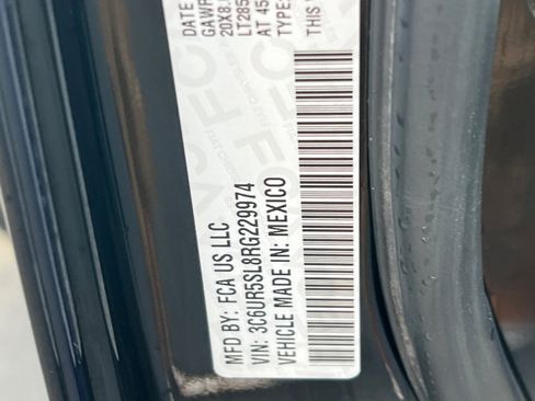 Used 2024 RAM 2500 Limited image 31