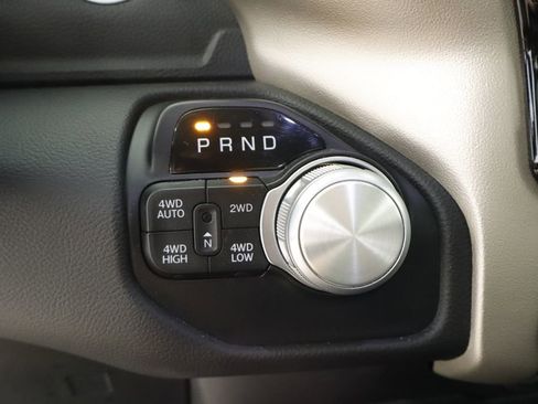 Used 2019 RAM 1500 Laramie AWD/4WD image 26
