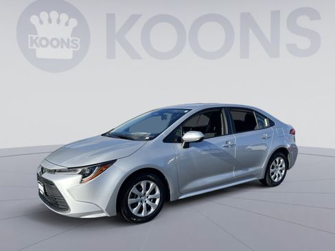 Used 2023 Toyota Corolla LE image 1