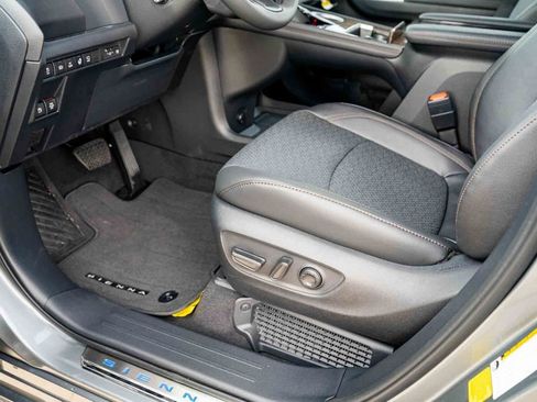 New 2026 Toyota Sienna Platinum AWD/4WD image 11