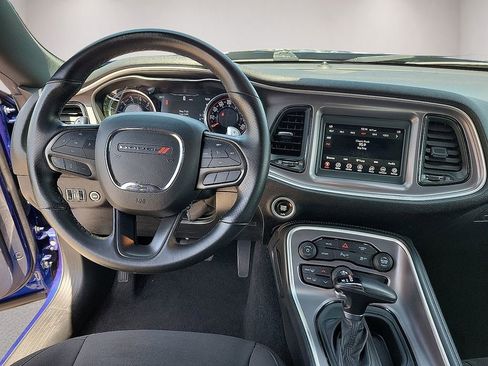 Used 2022 Dodge Challenger GT RWD image 9