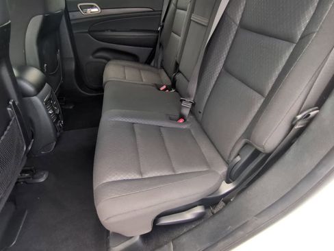 Certified 2020 Jeep Grand Cherokee Laredo w/ Security & Convenience Group AWD/4WD image 20