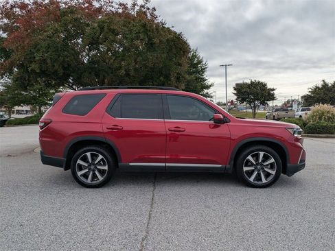 Used 2023 Honda Pilot Elite image 9