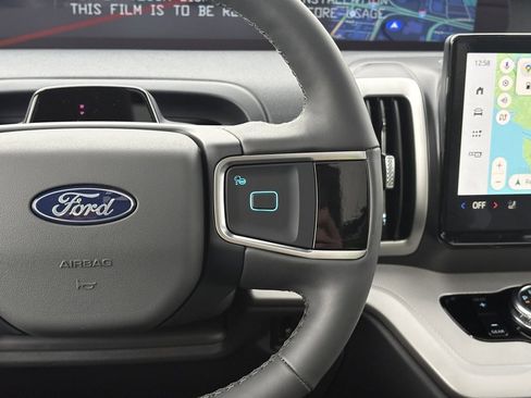 New 2025 Ford Expedition Active image 28