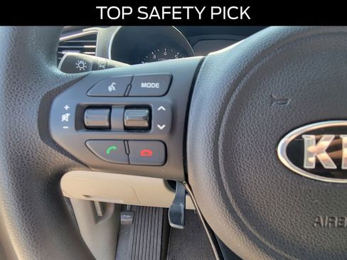 Used 2018 Kia Sedona L FWD image 20
