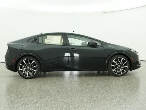 New 2026 Toyota Prius Plug-In Hybrid FWD image 27