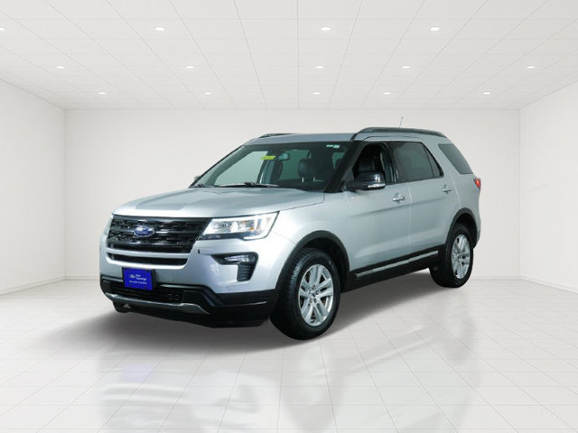 Certified 2018 Ford Explorer XLT w/ Equipment Group 202A AWD/4WD image 5