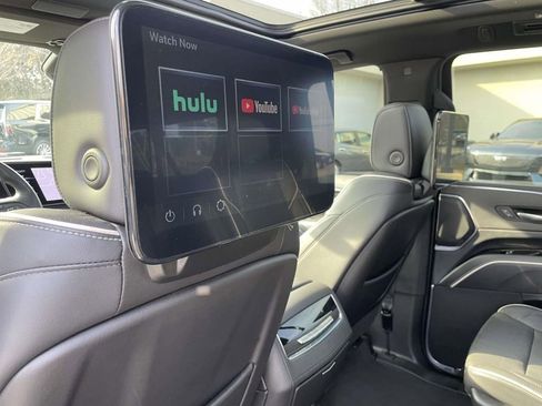 Certified 2023 Cadillac Escalade ESV Sport w/ Touring Package image 13