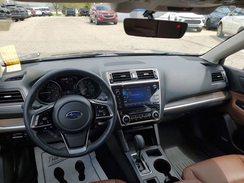 Used 2019 Subaru Outback 2.5i Touring AWD/4WD image 28