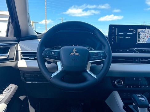 New 2026 Mitsubishi Outlander AWD image 27