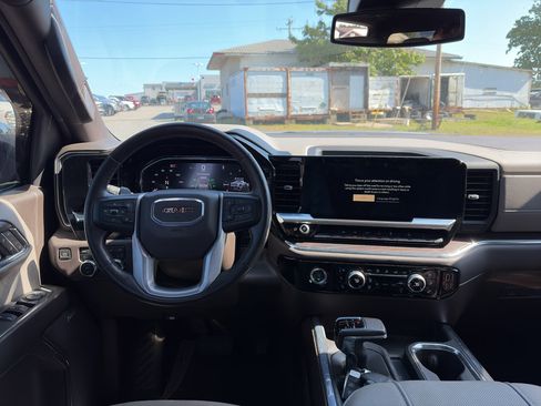 Used 2024 GMC Sierra 1500 SLT AWD/4WD image 6