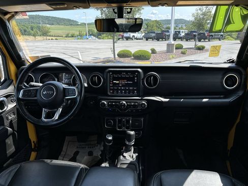 Used 2021 Jeep Wrangler Unlimited Sahara w/ Dual Top Group AWD/4WD image 16