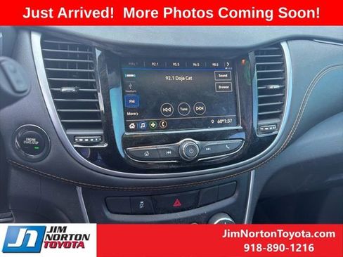 Used 2021 Chevrolet Trax LT w/ Sport Edition image 9