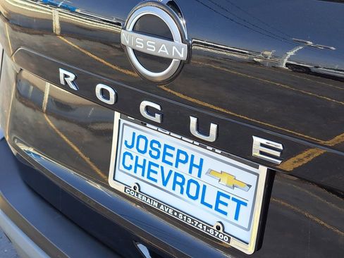 Used 2023 Nissan Rogue SV AWD/4WD image 8