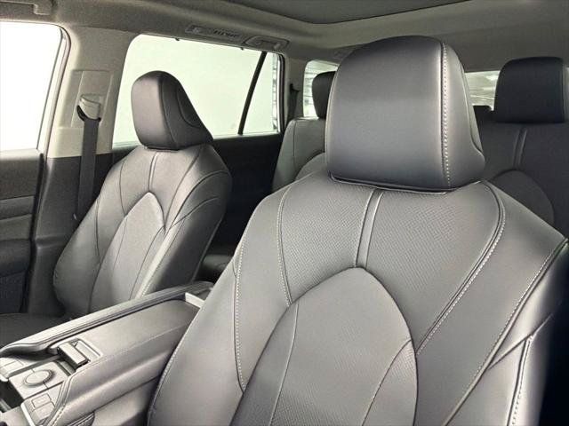 Certified 2026 Toyota Grand Highlander FWD image 24