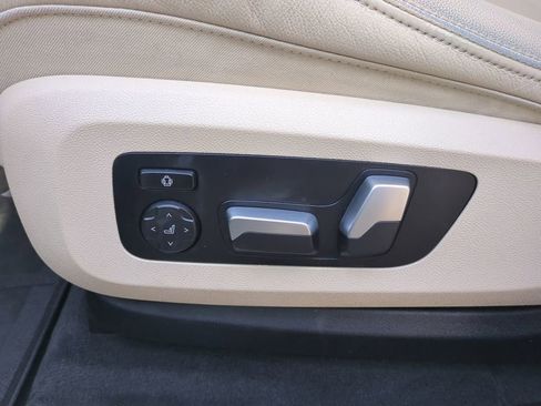 Used 2022 BMW X5 sDrive40i w/ Parking Assistance Package image 19