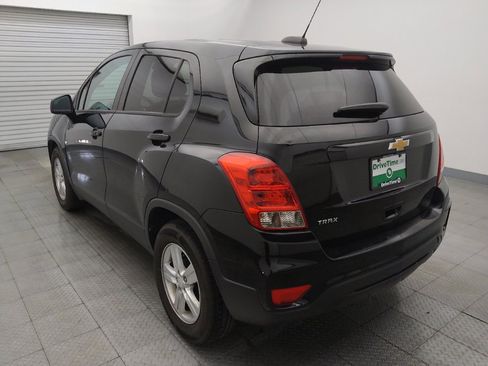 Used 2020 Chevrolet Trax LS w/ Tint and Cruise Package FWD image 5