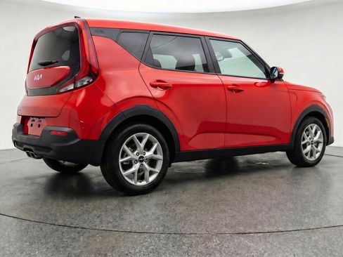 Used 2025 Kia Soul LX w/ LX Technology Package image 9