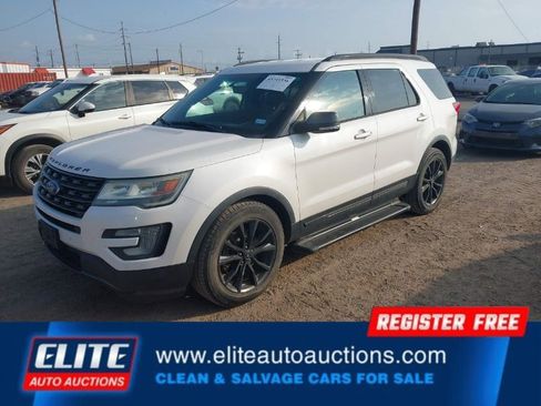 Used 2017 Ford Explorer XLT w/ Equipment Group 202A image 4