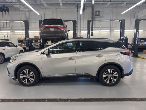 Used 2019 Nissan Murano SV w/ Premium Package image 6