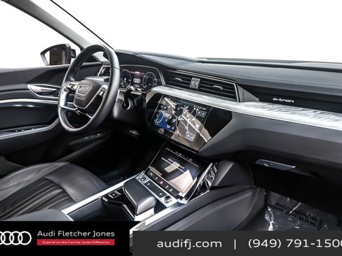 Used 2022 Audi e-tron Premium w/ Convenience Plus Package image 16