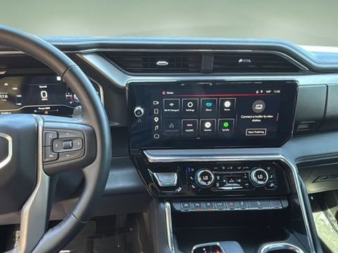 Used 2025 GMC Sierra 1500 Denali w/ Denali Reserve Package AWD/4WD image 11