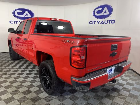 Used 2018 Chevrolet Silverado 1500 Custom w/ Custom Value Package image 5