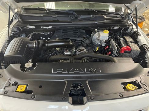 Used 2019 RAM 1500 Big Horn AWD/4WD image 10