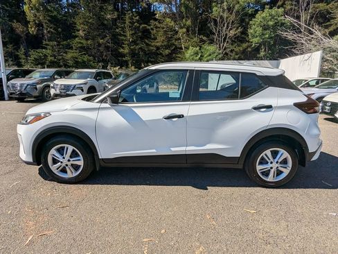 Used 2025 Nissan Kicks Play S image 6