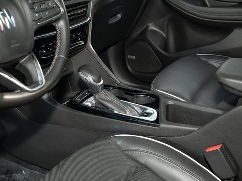 Used 2025 Buick Encore GX Avenir w/ Avenir Technology Package image 37