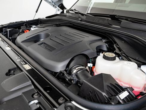 New 2026 Land Rover Range Rover SE image 46