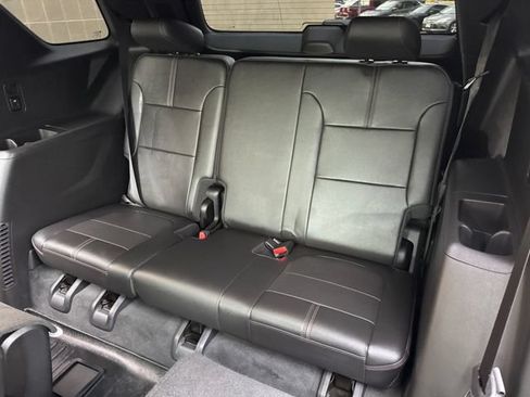 Used 2022 Chevrolet Traverse RS AWD/4WD image 19