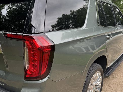 Used 2023 GMC Yukon Denali w/ Advanced Technology Package AWD/4WD image 5