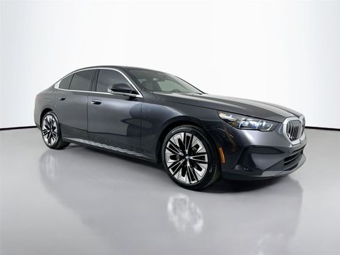 New 2026 BMW 530i xDrive w/ Premium Package AWD/4WD image 3