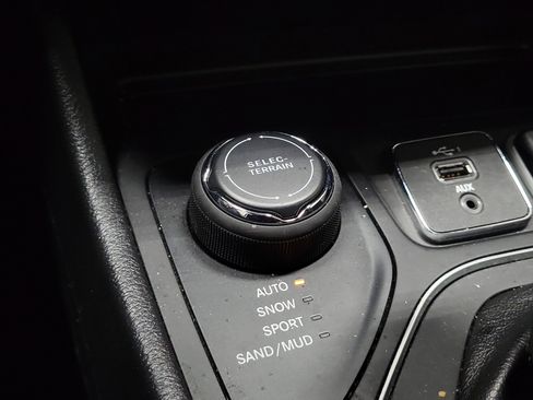 Used 2020 Jeep Cherokee High Altitude image 37