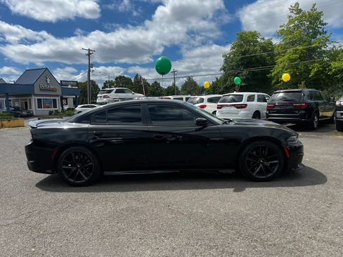 Used 2019 Dodge Charger GT RWD image 2