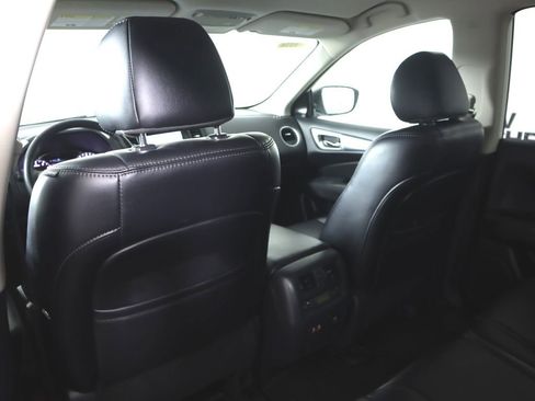 Used 2019 Nissan Pathfinder SL image 25
