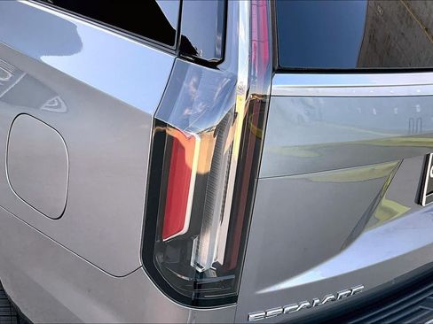 Used 2021 Cadillac Escalade ESV Premium Luxury RWD image 25