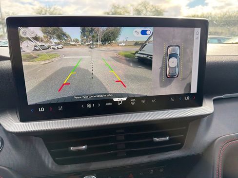 Used 2025 Ford Explorer ST-Line w/ ST-Line Street Pack image 4